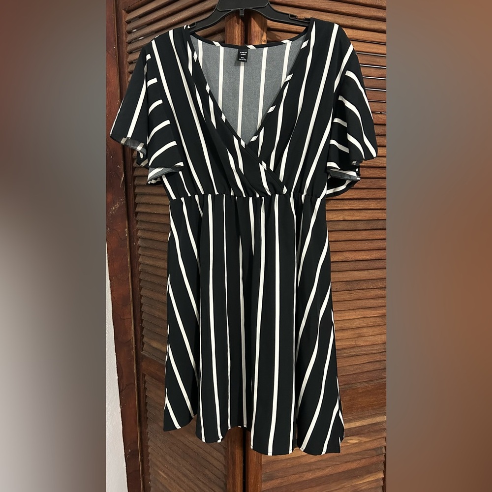 SHEIN CURVE Striped Lightweight Baby Doll Dress w Flutter Sleeves Size 0XL